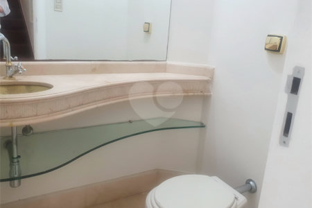Casa à venda com 4 quartos, sendo 2 suítes,  no condomínio Lake Louise, São Paulo - SP