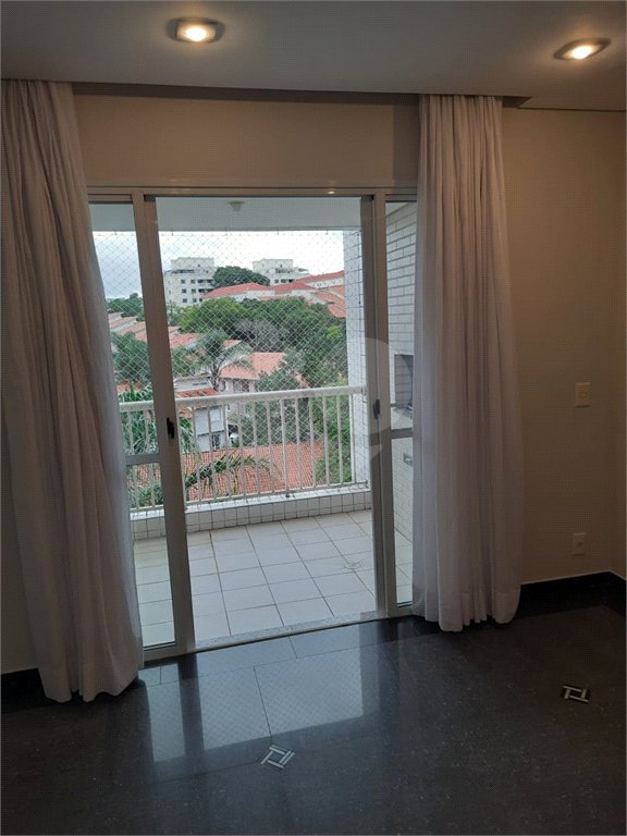 Apartamento à venda ou para alugar com 3 quartos, sendo 1 suíte, em Cidade São Francisco, São Paulo, SP