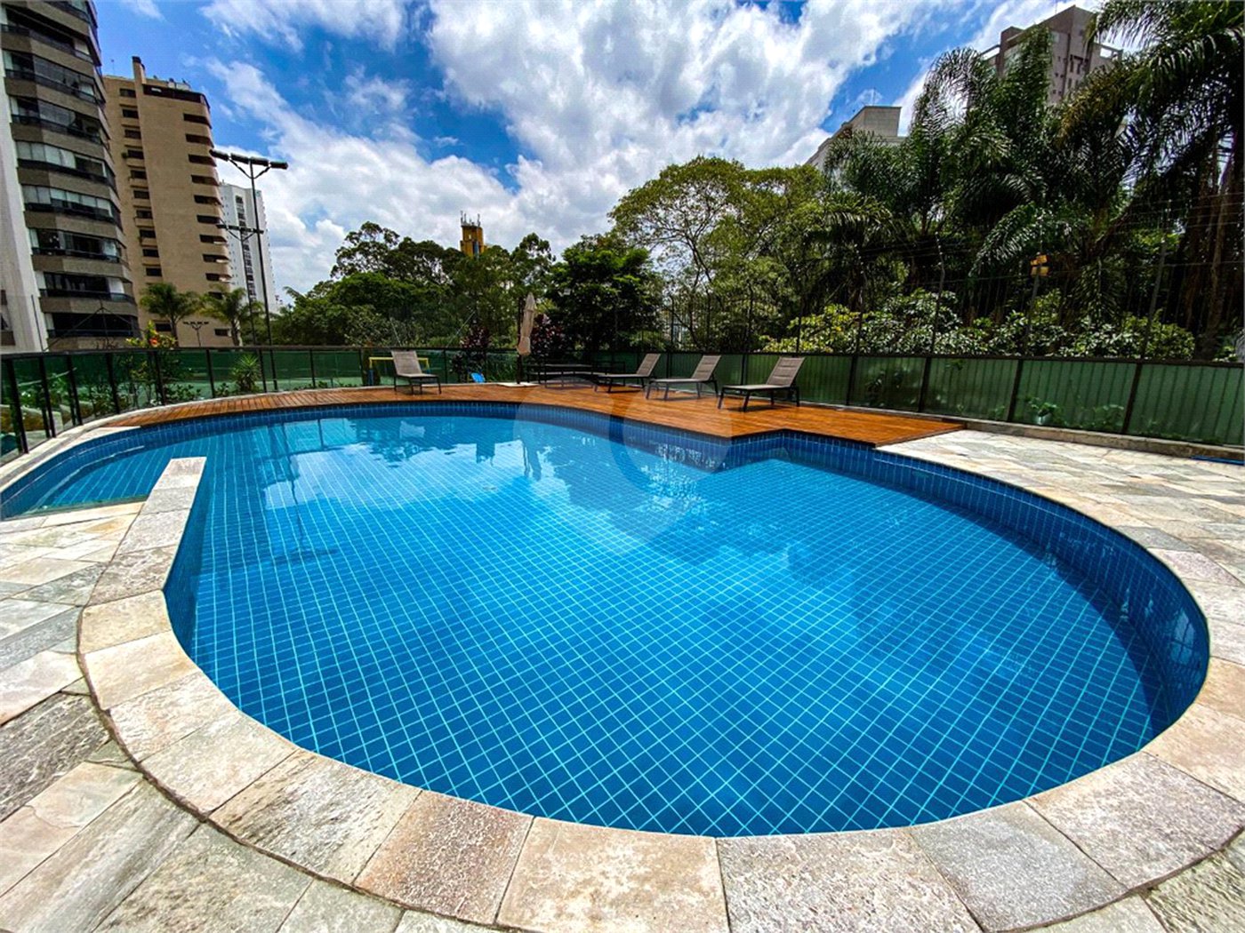 Apartamento à venda com 4 suítes em Vila Suzana, São Paulo, SP