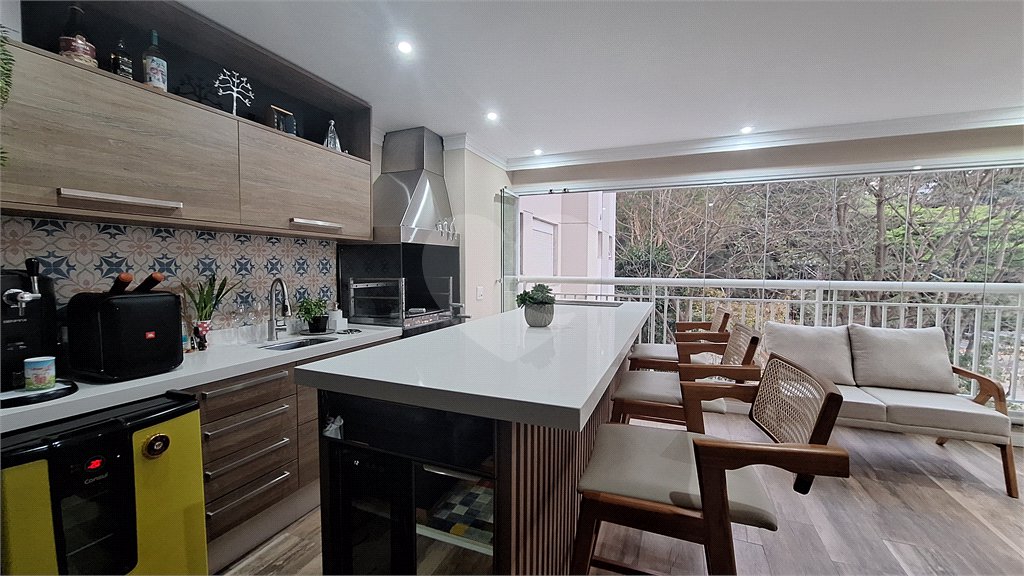 Apartamento à venda com 3 quartos, sendo 1 suíte,  em Vila Leonor, São Paulo, SP
