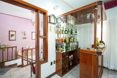 Sobrado à venda com 5 quartos, sendo 1 suíte,  em Jardim Villaça, São Roque, SP