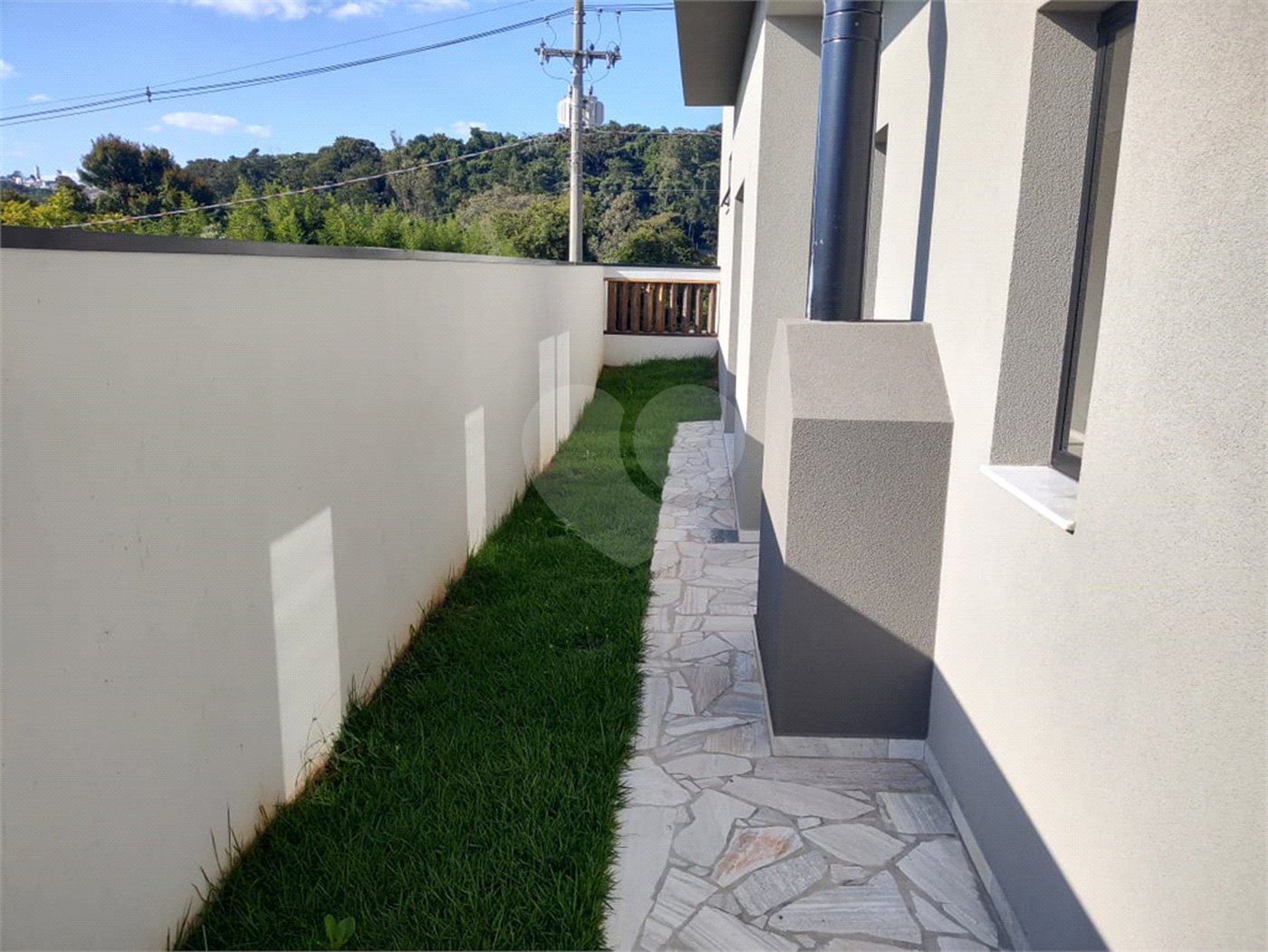 Casa à venda com 3 suítes no condomínio Santa Isabel I, Louveira - SP