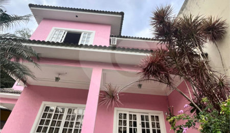 Casa à venda com 4 quartos, sendo 3 suítes, no condomínio Fazenda Cantagalo, Rio de Janeiro - RJ
