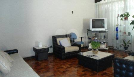Casa à venda com 4 quartos, sendo 1 suíte, em Santana, São Paulo, SP