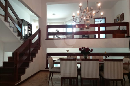 Casa à venda com 4 quartos, sendo 1 suíte, no condomínio Vale do Itamaracá, Valinhos - SP