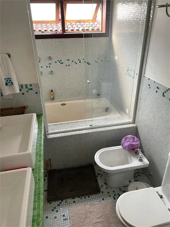 Casa à venda com 4 quartos, sendo 1 suíte,  em Vila Morumbi, São Paulo, SP
