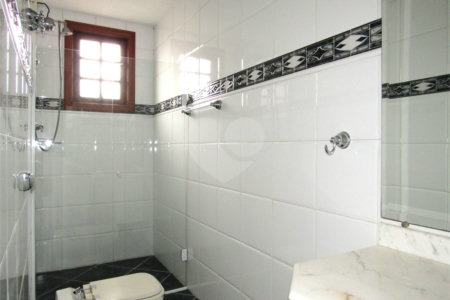 Casa à venda com 3 suítes em Alto da Boa Vista, São Paulo, SP