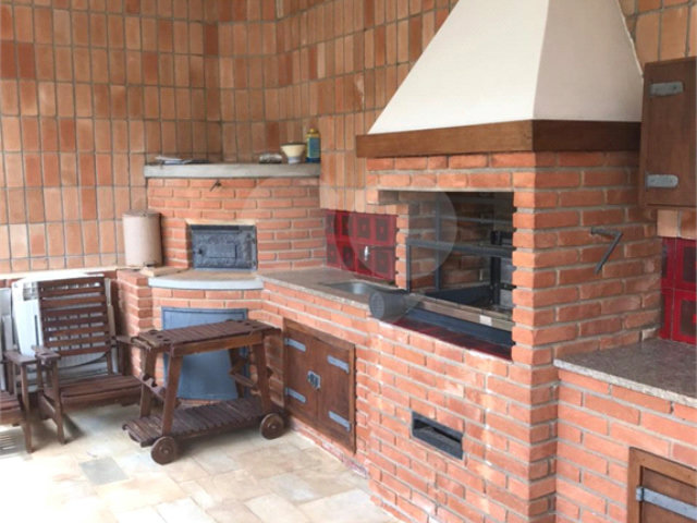 Casa à venda com 6 quartos, sendo 5 suítes,  em Roseira, Mairiporã, SP