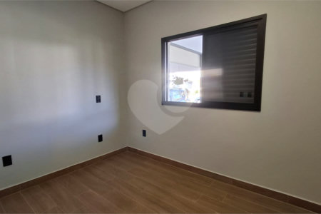 Casa à venda com 3 quartos, sendo 1 suíte, no condomínio Horto Florestal 1, Sorocaba - SP