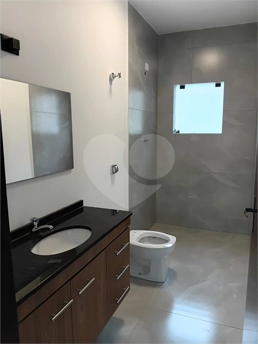 Sobrado para alugar com 2 quartos, sendo 1 suíte, no Centro, São Roque, SP