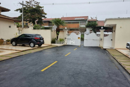 Casa para alugar com 3 suítes em Vila Santista, Atibaia, SP