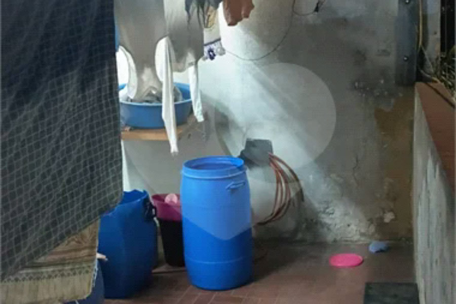 IMÓVEL COM SOBRADO + OUTRA CASA NO TERRENO, ÓTIMA PARA RENDA OU FAMÍLIA GRANDE