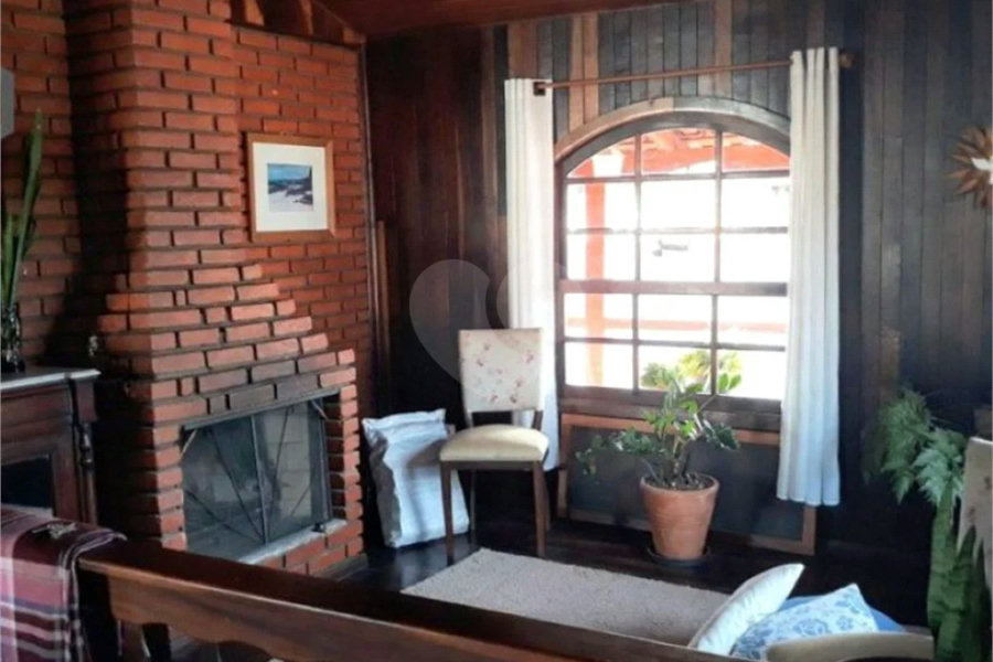 Casa com 3 dormitórios à venda em Águas de São Pedro