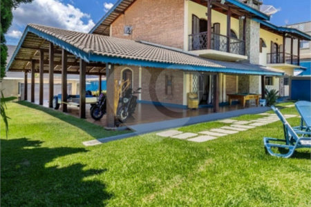 Casa com 6 Quartos e 8 banheiros à Venda, 1500 m² de Terreno em Atibaia/SP
