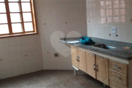 Casa à venda na Vila Carrão, 3 quartos (1 suíte)