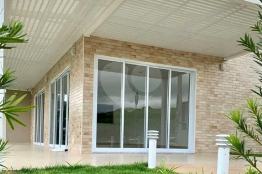 Terreno a venda com 300 metros quadrados no Condomínio Soleil