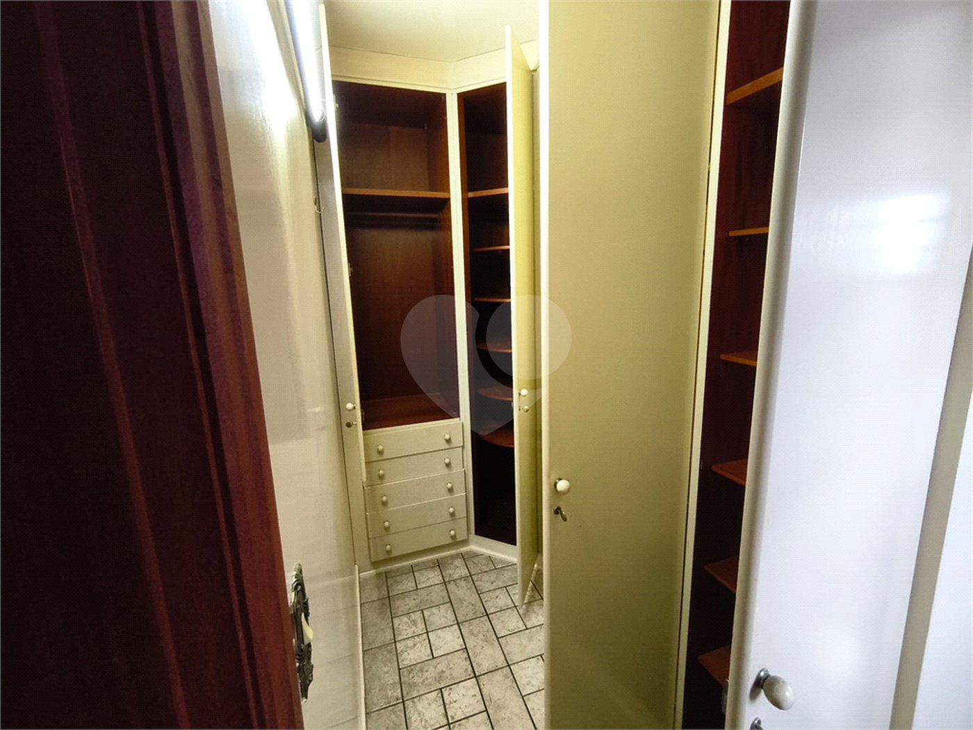 Casa à venda ou para alugar com 1 suíte, no Centro, Itapetininga, SP