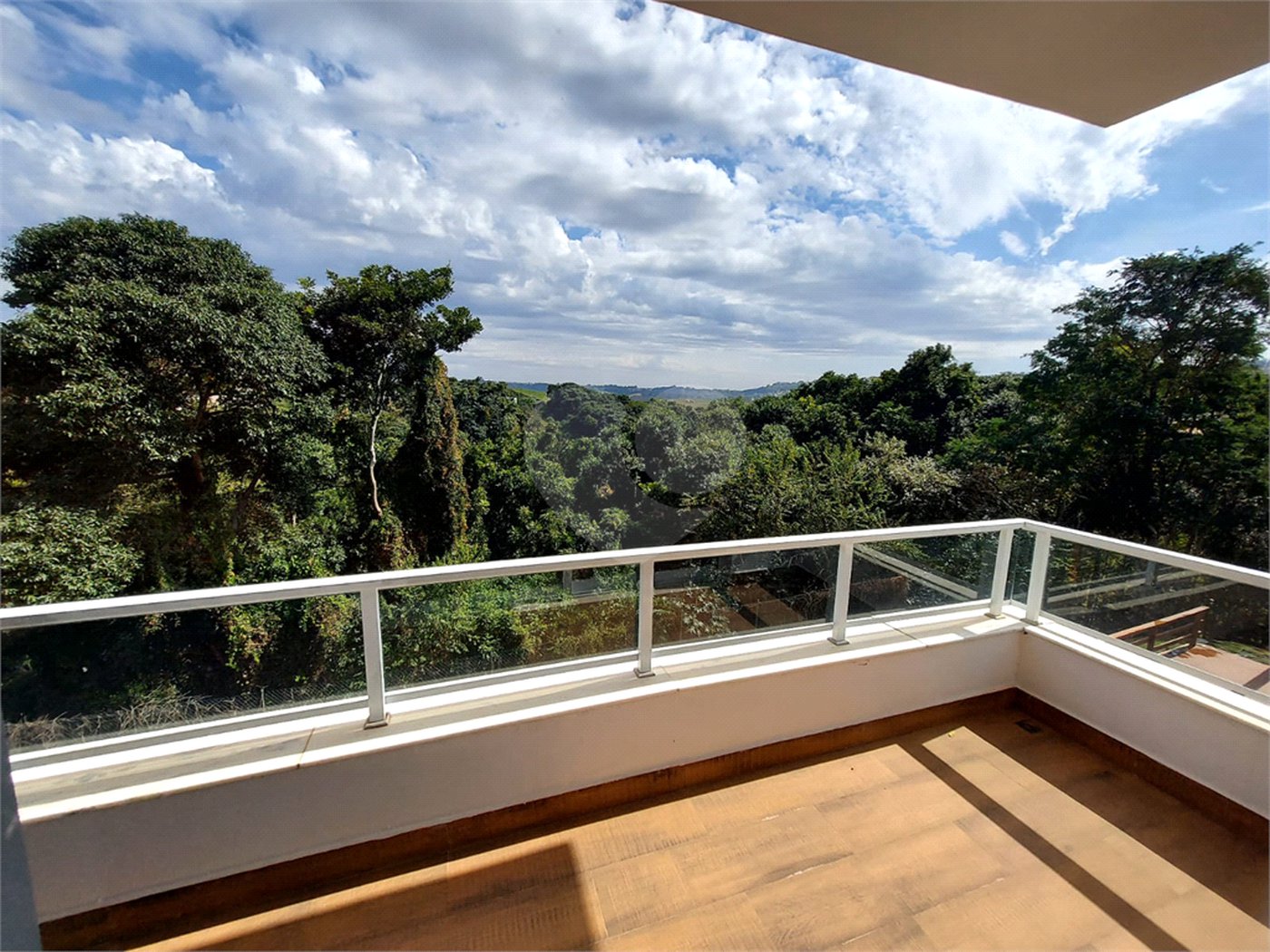 Casa à venda ou para alugar com 4 suítes no condomínio Jardim Primavera, Louveira - SP