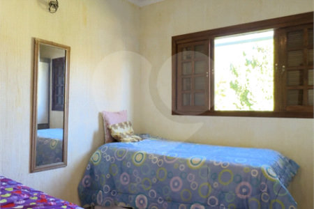 Chácara à venda com 4 quartos, sendo 1 suíte,  em Campos de Atibaia, Atibaia, SP
