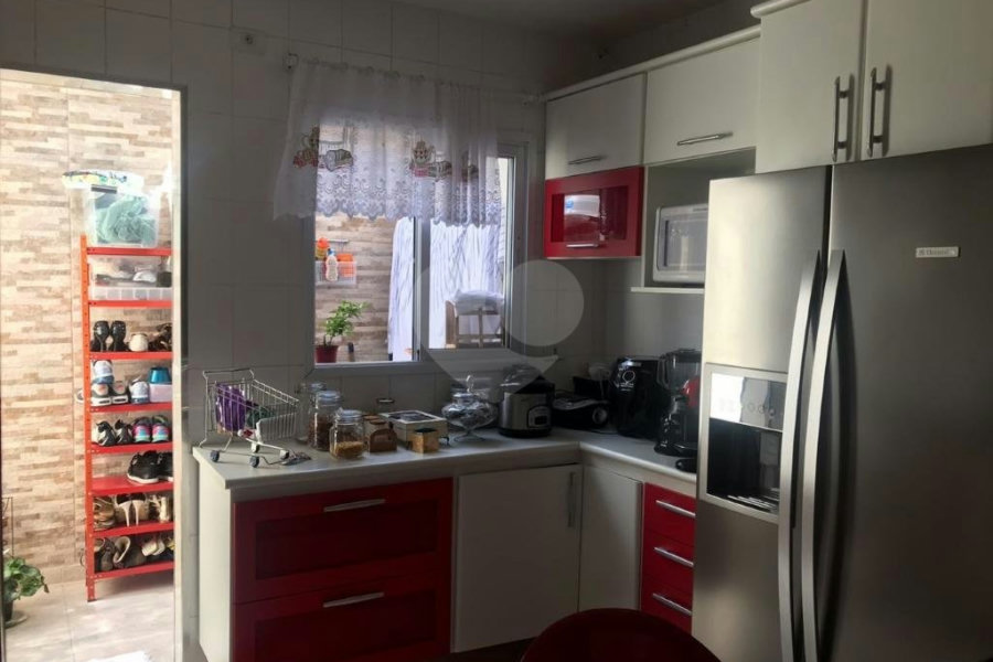 Casa à venda com 2 quartos, sendo 1 suíte, no condomínio Res Santa Inês, São Paulo - SP