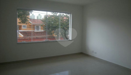 Casa à venda com 2 suítes em Jardim Odete, São Paulo, SP