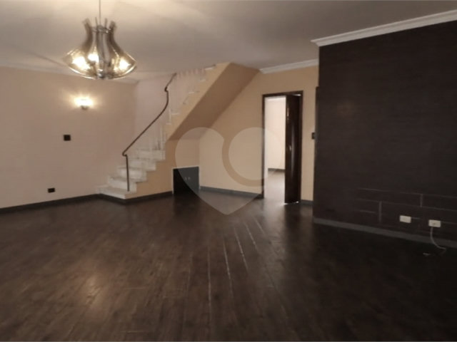 Sobrado à venda com 4 quartos em Vila Guilherme, São Paulo, SP