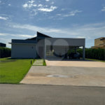 Casa à venda com 4 quartos, sendo 2 suítes, no condomínio Primavera, Salto - SP