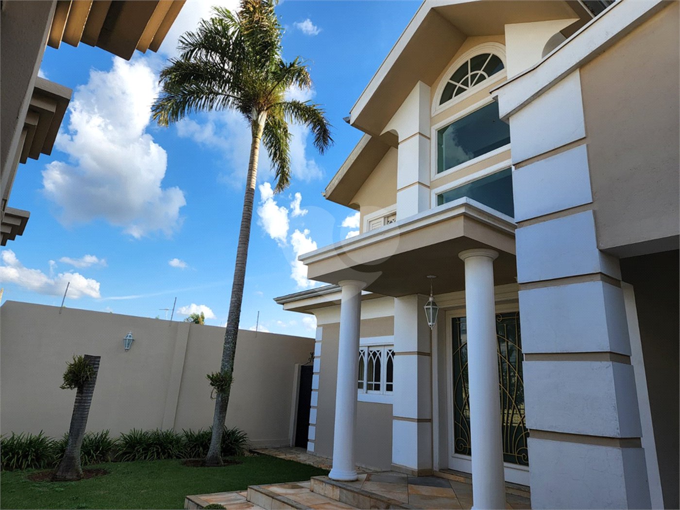 Casa à venda com 3 suítes em Vila Nastri, Itapetininga, SP