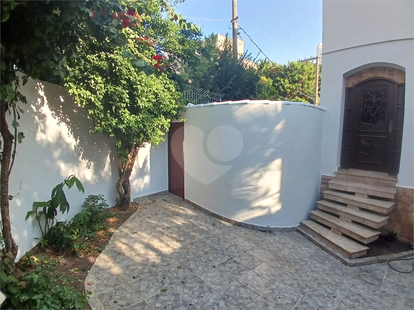 Casa à venda com 4 quartos, sendo 2 suítes, em Vila Gustavo, São Paulo, SP