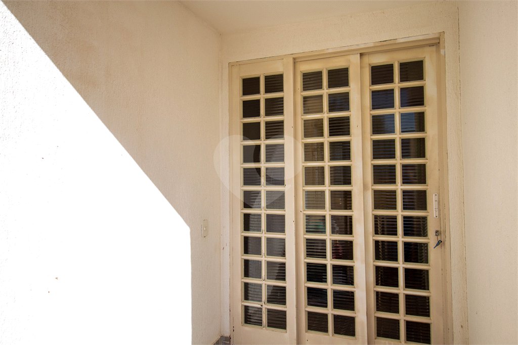 Sobrado à venda com 4 quartos, sendo 1 suíte,  em Vila Aguiar, São Roque, SP