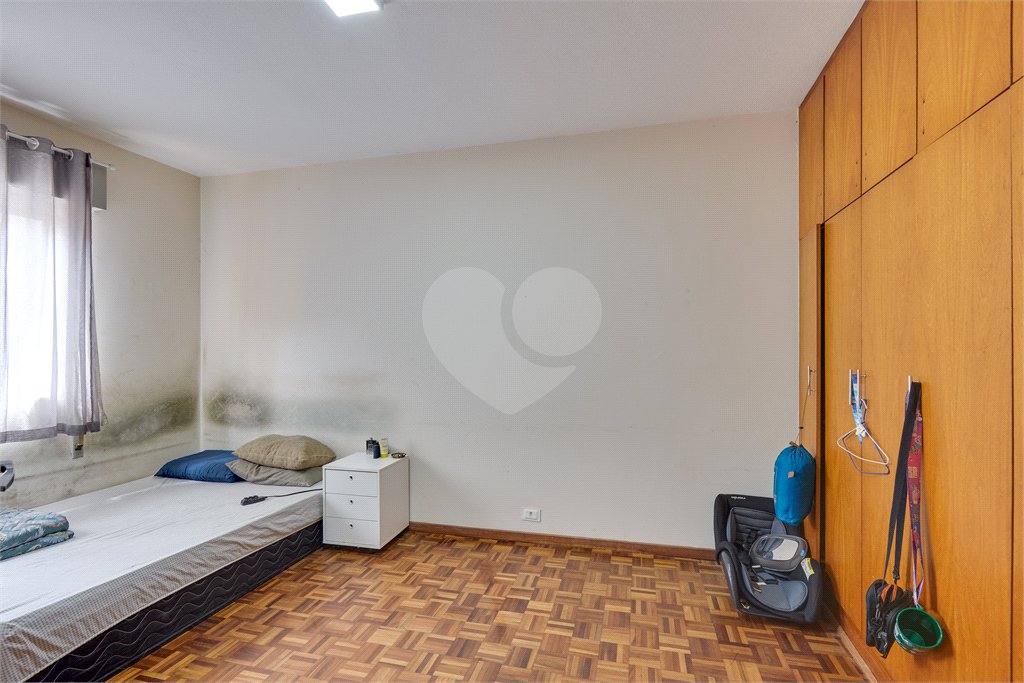 Casa à venda com 5 quartos, sendo 3 suítes, em Santo Amaro, São Paulo, SP