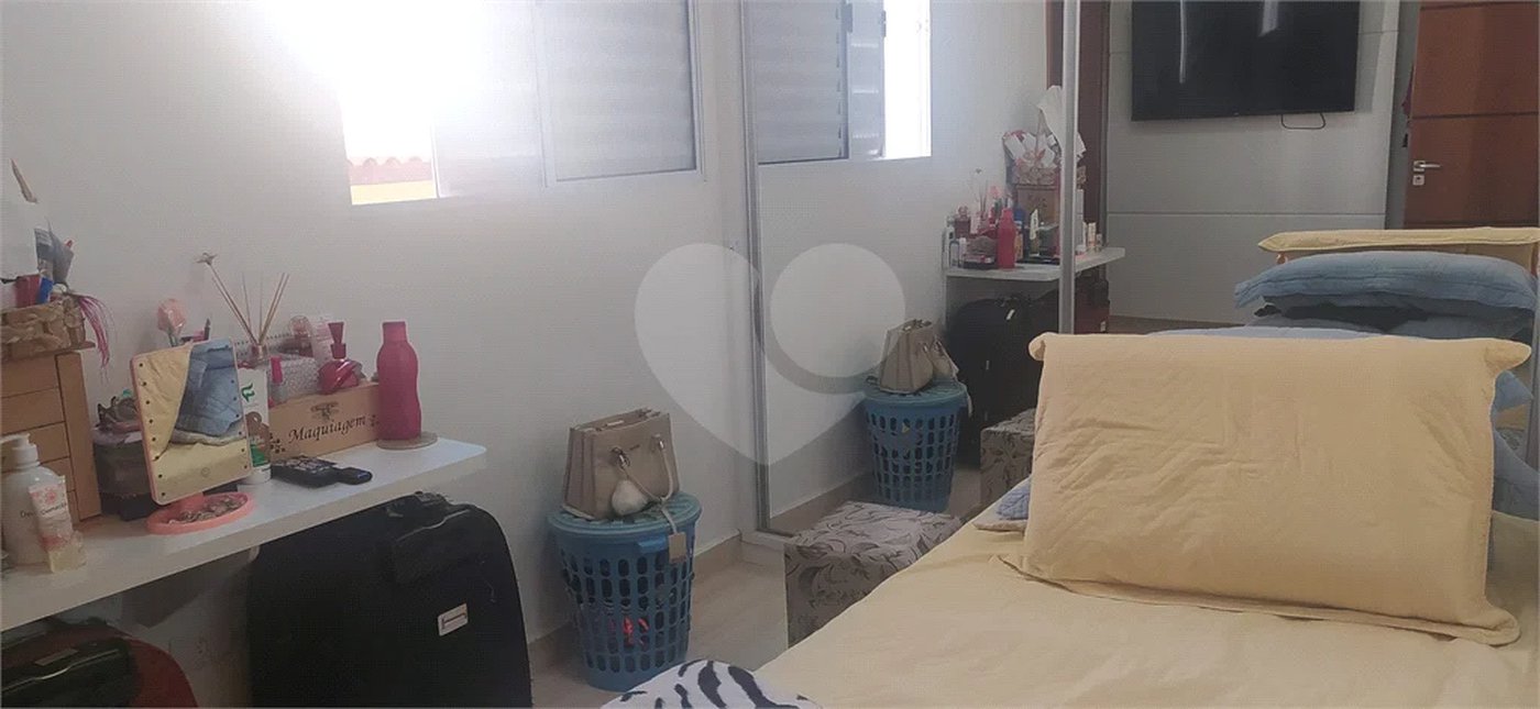 Casa à venda com 2 suítes no condomínio Residencial Veneza, São Paulo - SP
