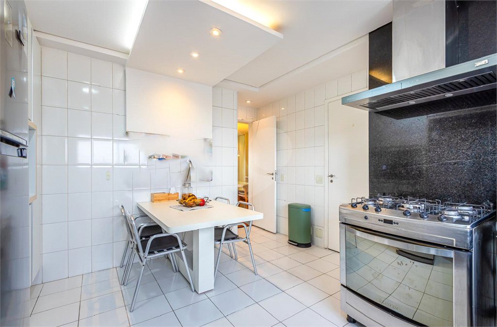 Apartamento à venda com 4 quartos, sendo 3 suítes,  em Real Parque, São Paulo, SP