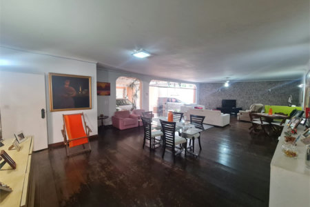 Casa Térrea à venda com 4 suítes em Interlagos, São Paulo, SP