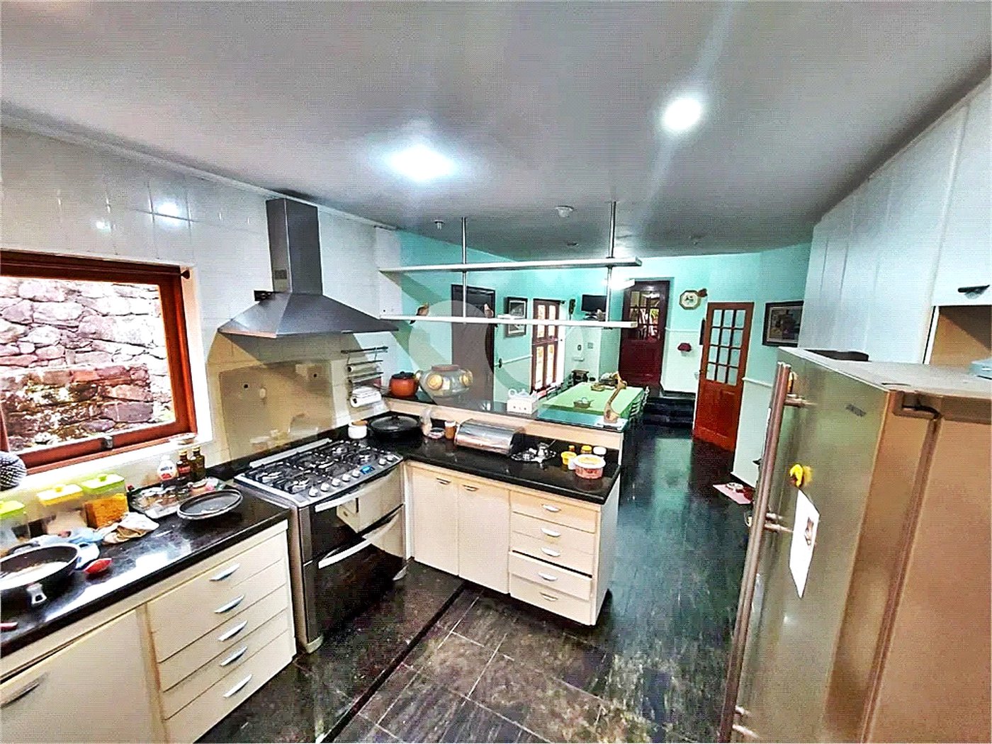Casa à venda com 4 quartos, sendo 2 suítes, no condomínio Parque Imperial da Cantareira, Mairiporã - SP