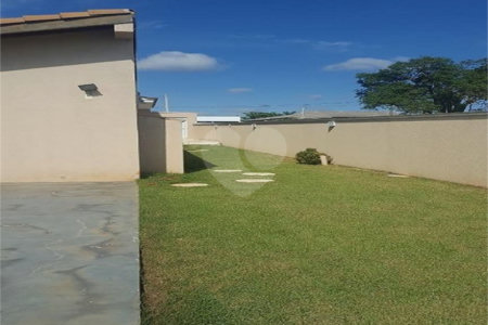 Casa à venda com 3 quartos, sendo 1 suíte, no condomínio Village Ipanema 1, Araçoiaba da Serra - SP