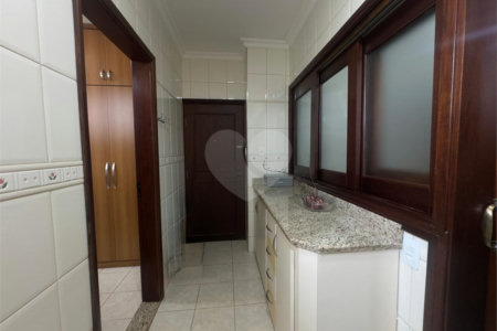Apartamento à venda com 3 quartos, sendo 1 suíte, no Centro, Ribeirão Preto, SP