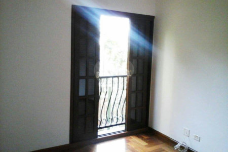 Casa para alugar com 4 quartos, sendo 2 suítes, no condomínio Palm Garden, São Paulo - SP