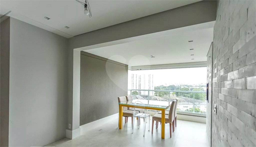 Apartamento à venda com 3 quartos, sendo 1 suíte, em Vila Anastácio, São Paulo, SP