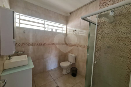 Sobrado à venda com 4 quartos, sendo 1 suíte,  em Interlagos, São Paulo, SP