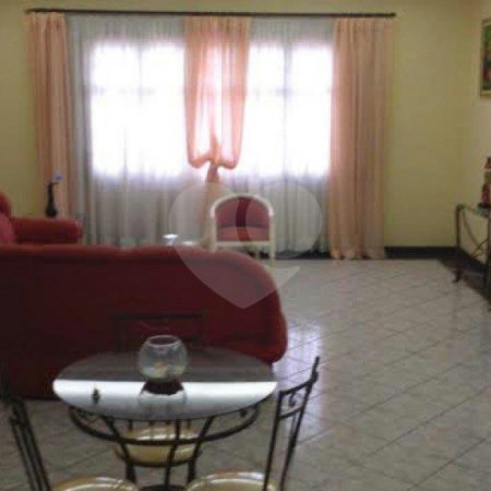 Sobrado à venda com 4 quartos, sendo 3 suítes, em Vila Maria Alta, São Paulo, SP