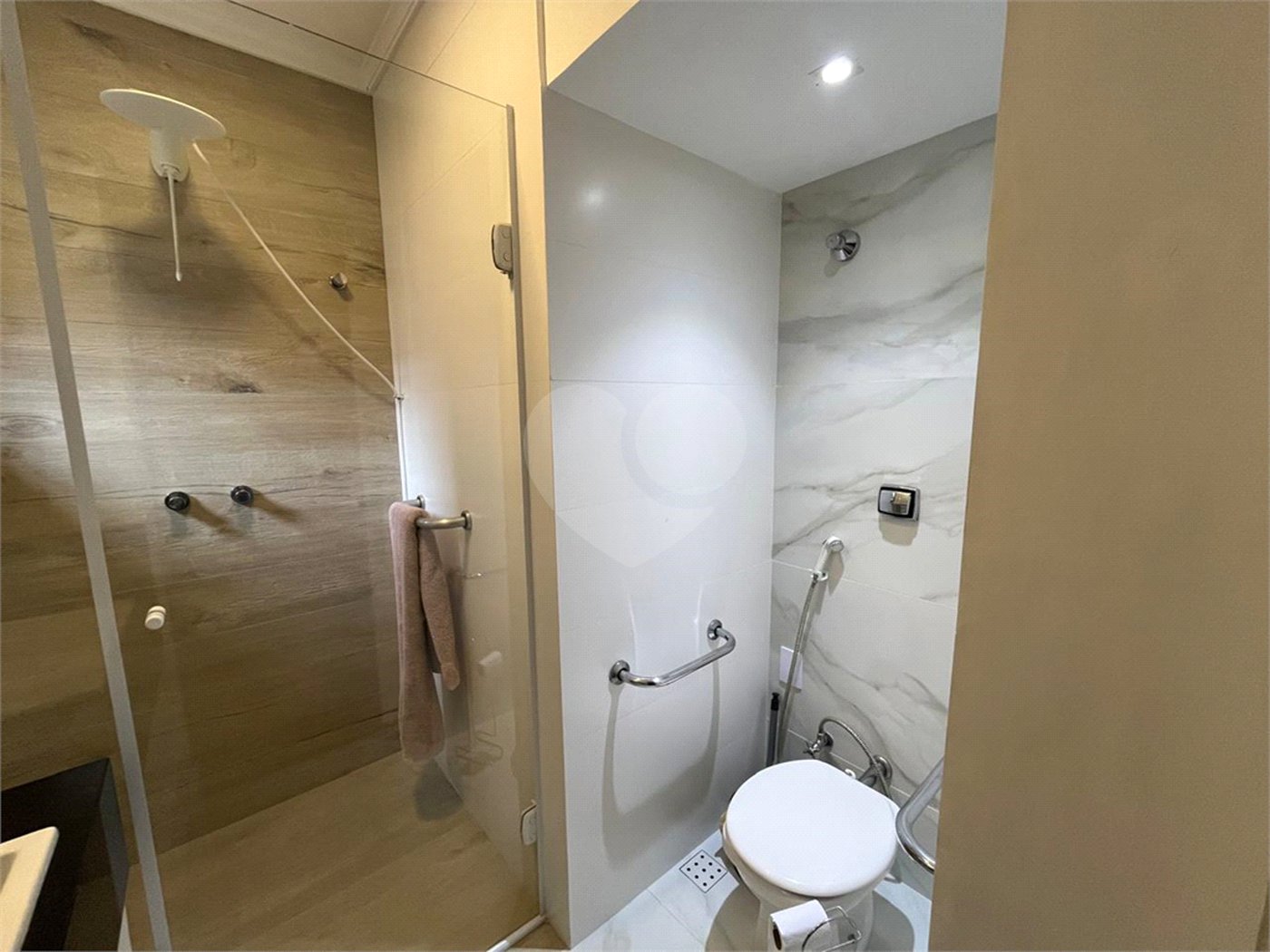 Casa à venda com 3 suítes em Jardim Shangri-lá, Itapetininga, SP