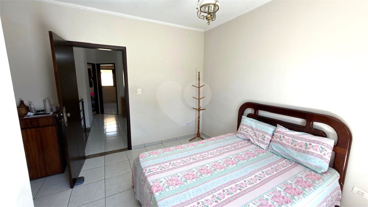 Sobrado à venda com 3 quartos, sendo 1 suíte, em Vila Darli, São Paulo, SP