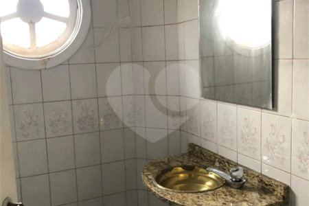Casa à venda com 4 quartos, sendo 1 suíte,  em Jardim Rosa Maria, São Paulo, SP