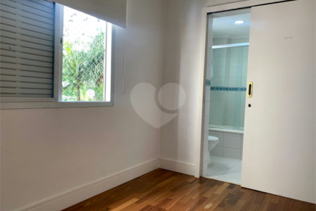 Apartamento à venda com 3 quartos, sendo 1 suíte, em Perdizes, São Paulo, SP