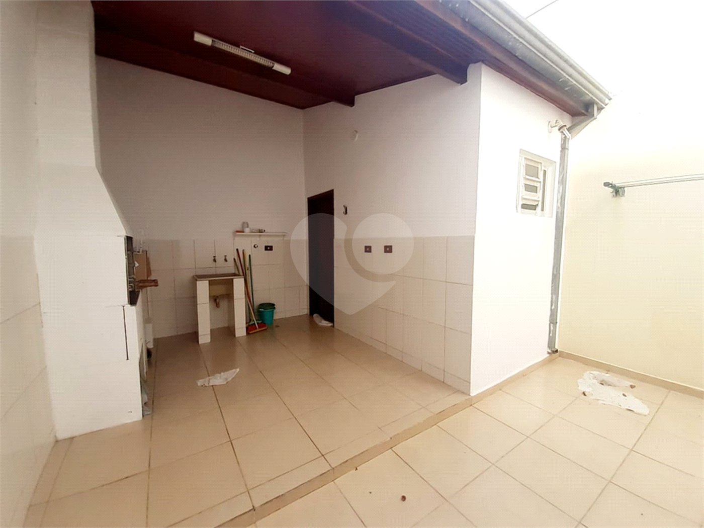 Casa à venda com 3 quartos, sendo 1 suíte,  em Jardim Califórnia, Indaiatuba, SP