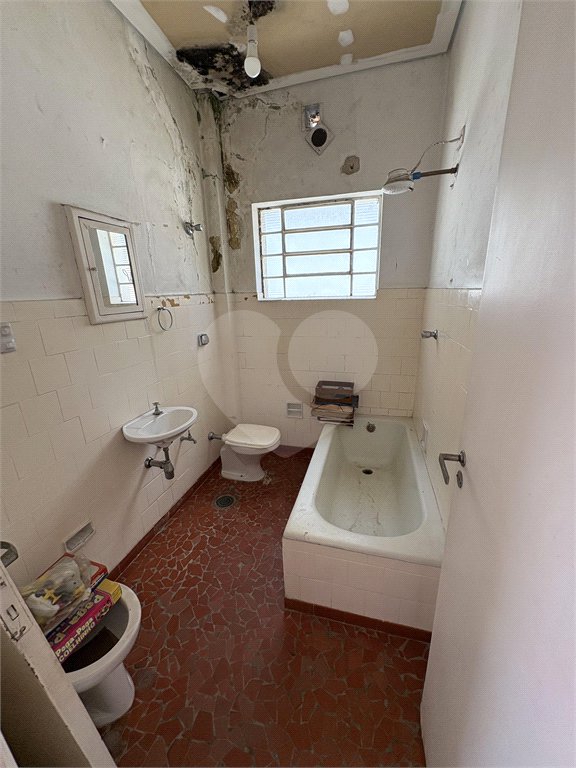 Sobrado à venda com 6 quartos, sendo 1 suíte, em Vila Nova Conceição, São Paulo, SP