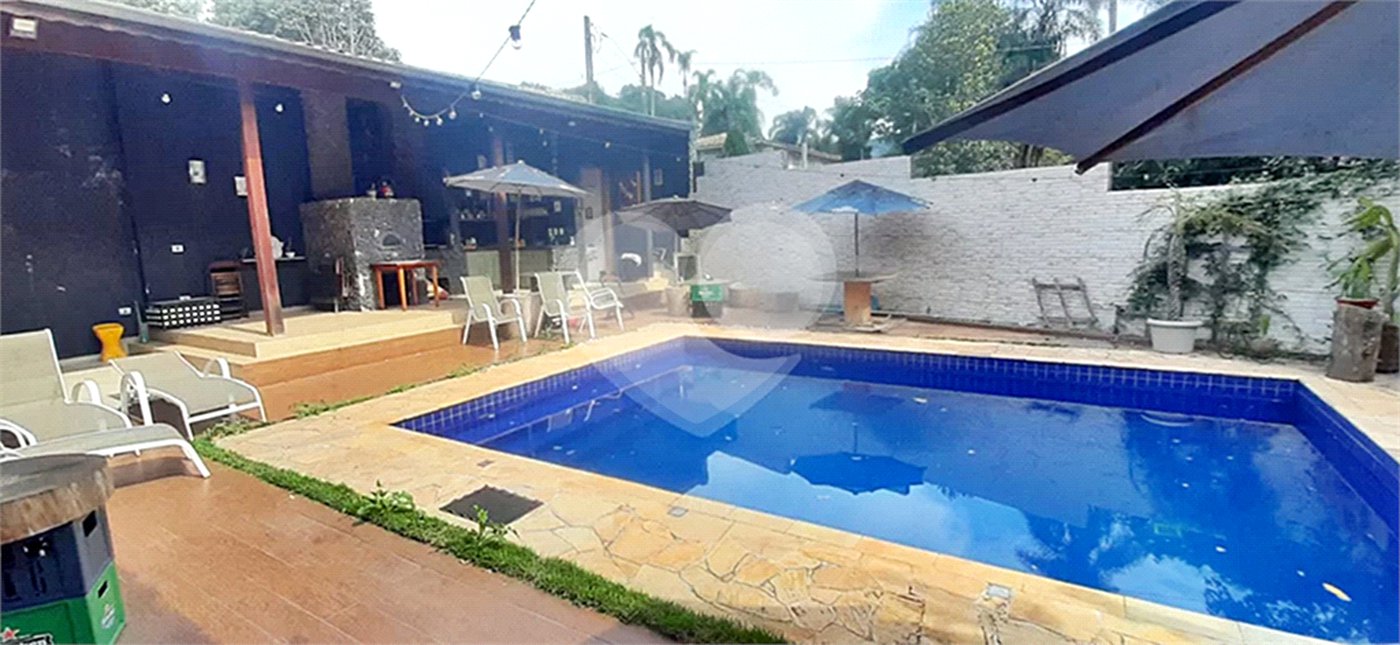 Casa à venda com 4 suítes no condomínio Sausalito, Mairiporã - SP