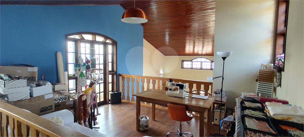 Casa à venda com 3 quartos, sendo 1 suíte, no Centro, Extrema, MG
