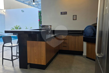 Casa à venda com 6 quartos, sendo 3 suítes, no condomínio Ibiti Royal Park, Sorocaba - SP